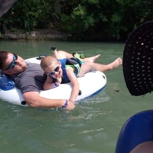 Meet your Posher, Travis